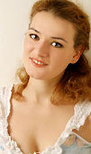 viele ukrainische Frauen, hier Elena
